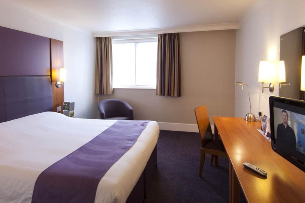 Premier Inn Dundee West الغرفة الصورة