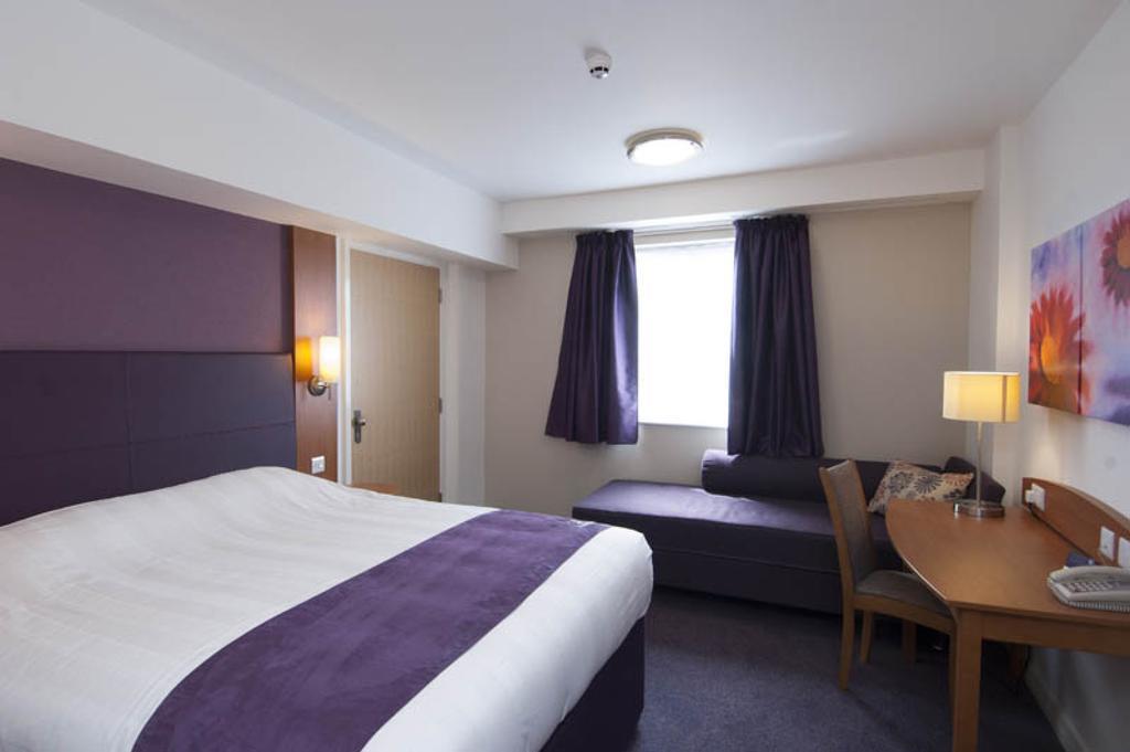 Premier Inn Dundee West الغرفة الصورة
